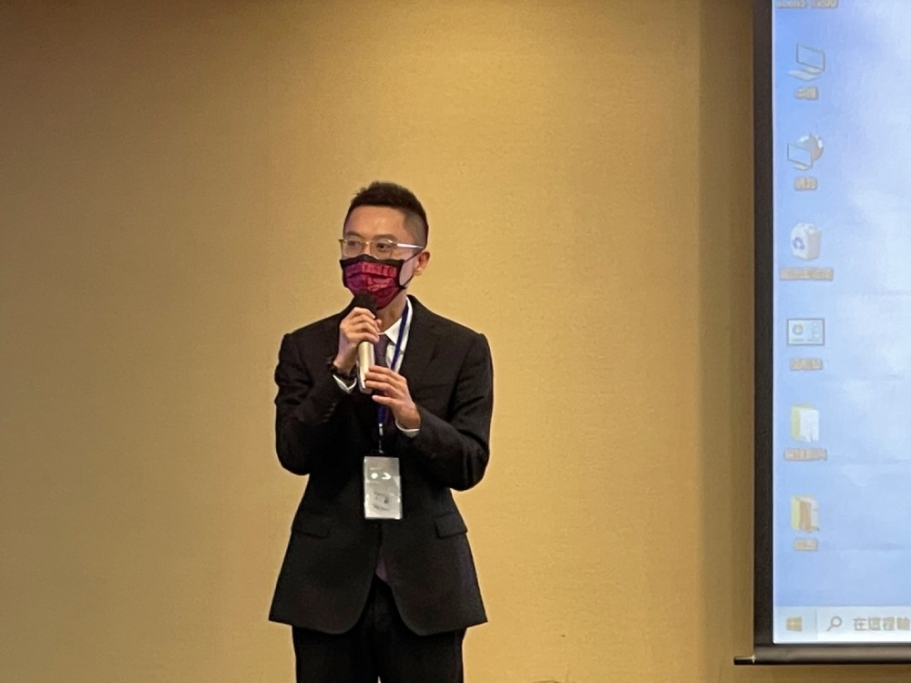 圖為微整形美容醫學會活動執行長梁仲斌